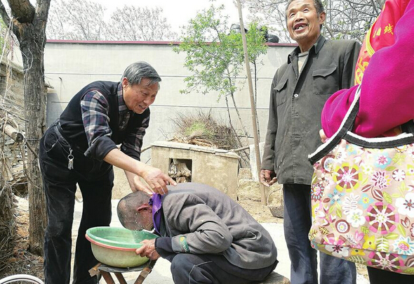 依斯倍污水處理設(shè)備工程案例客戶山東玫德鑄造專門成立扶貧辦